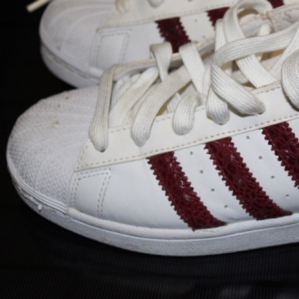 White Adidas shoes size 7 1/2 unisex, USED